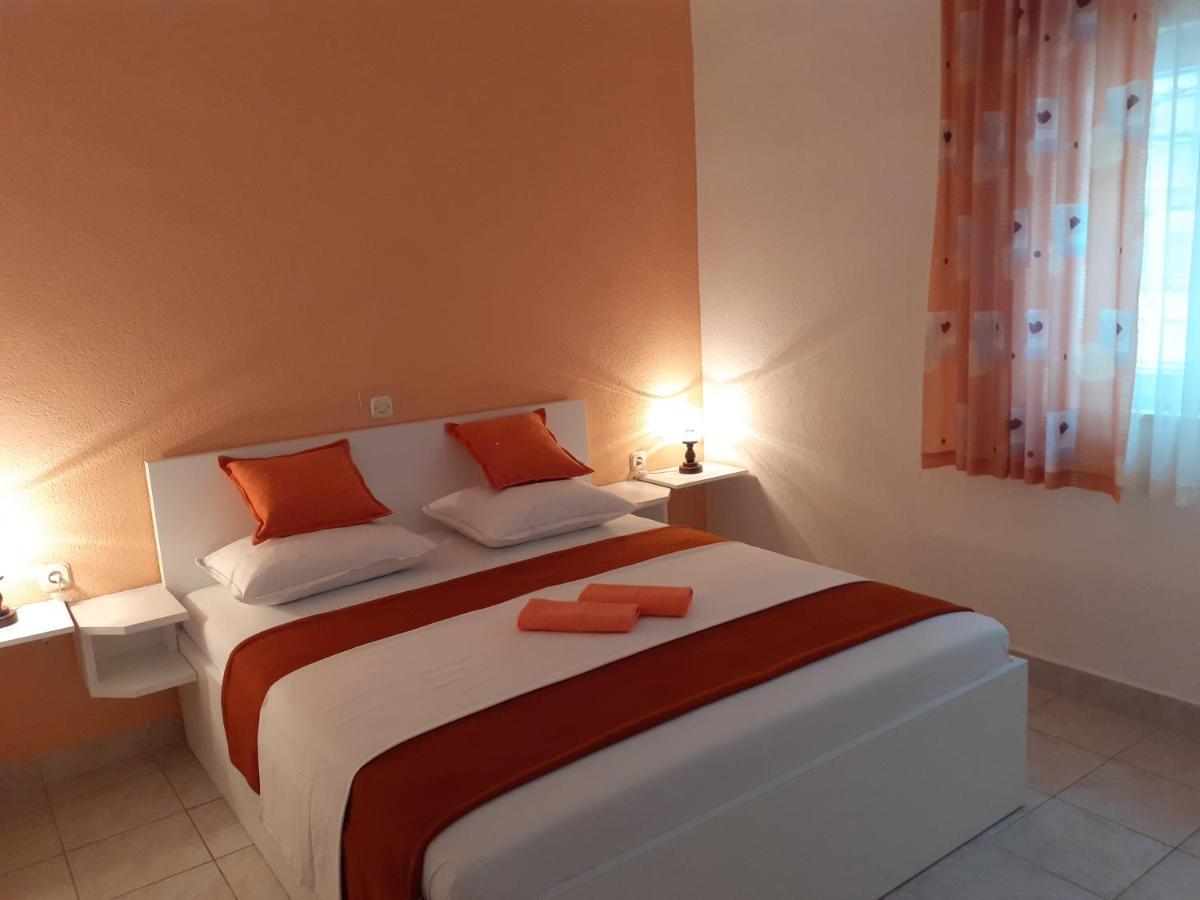 Apartments With A Parking Space Gradac, Makarska - 11332 Exterior foto